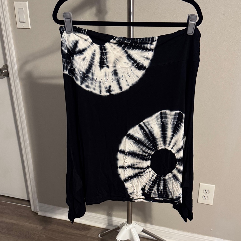 Belldini Black & White Tie-Dye Midi Skirt with Circle Motifs